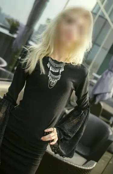 Alena, 25