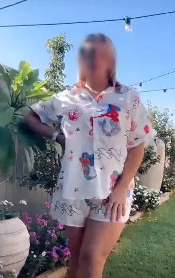 Büsra, 33