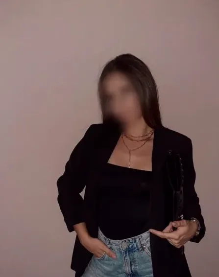 Carla, 35