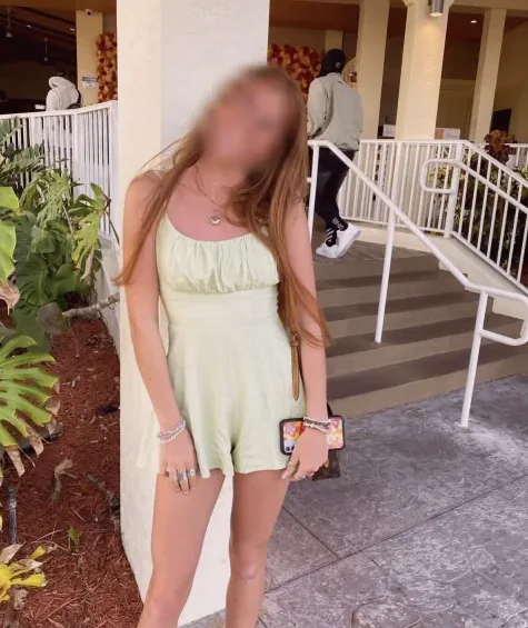 Jacqueline, 19