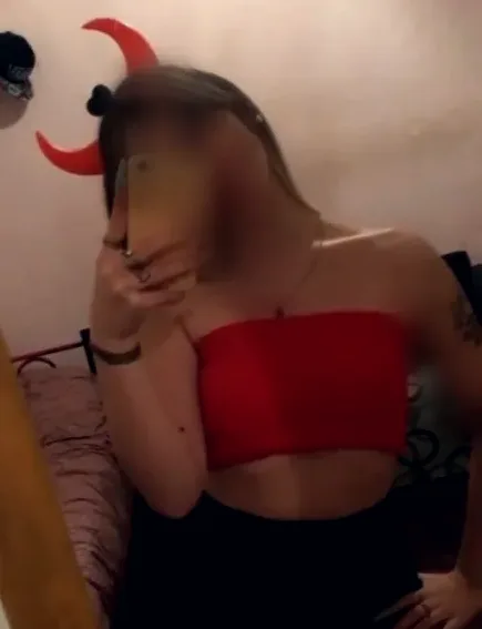 Katrin, 32
