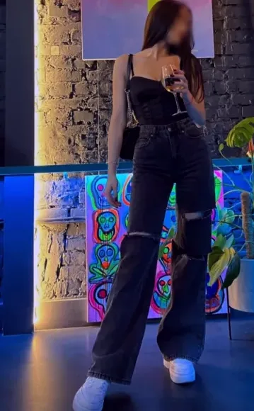 Lena, 28