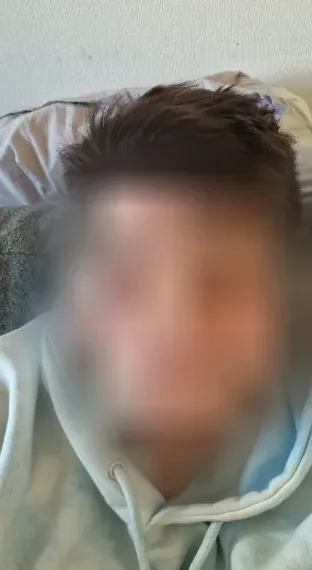 Mia, 25