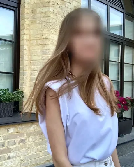 Rebecca, 23
