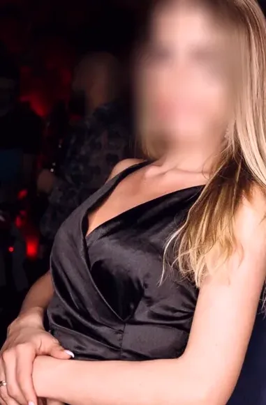 Sophie, 35
