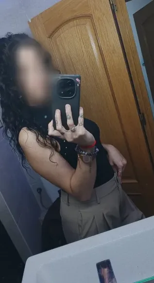 Viktoria, 34